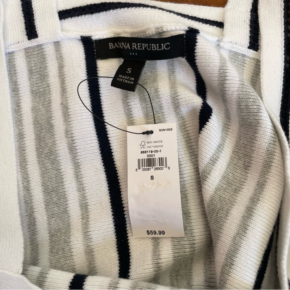 NWT beautiful banana republic top
Size S - Picture 4 of 6